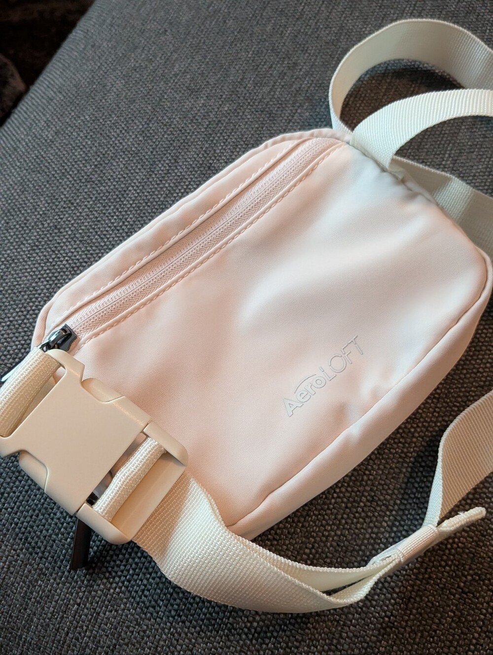 Club Pilates Belt Bag - Picture 2 of 3